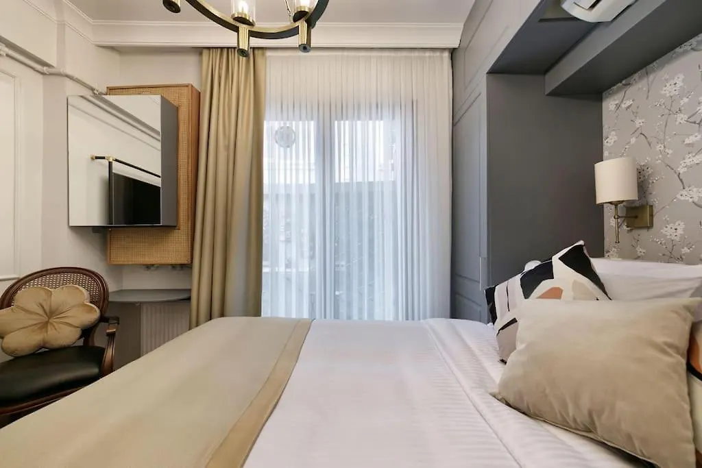 Daphne Pera ; Sakura Apart, City Center Istanbul Apartment