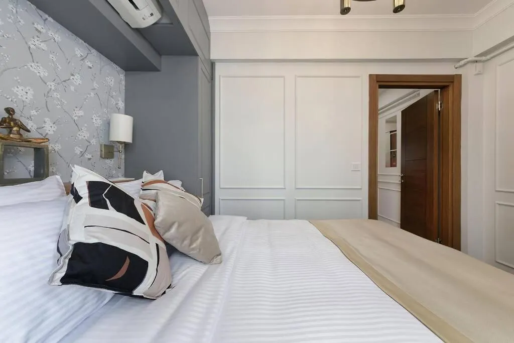 Apartment Daphne Pera ; Sakura Apart, City Center Istanbul Turkey